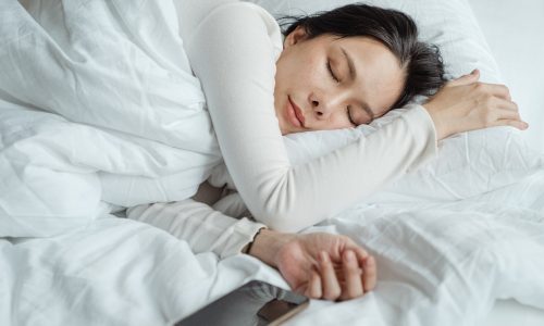 Jakie zalety posiadają poduszki ortopedyczne i dlaczego pozwalają nam się wyspać?